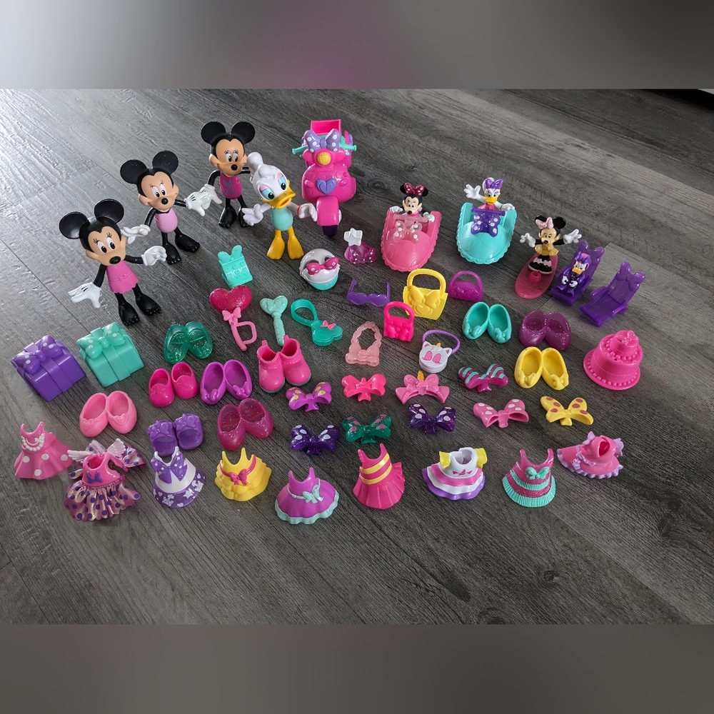 Dress Up Minnie & Daisy Toy Lot